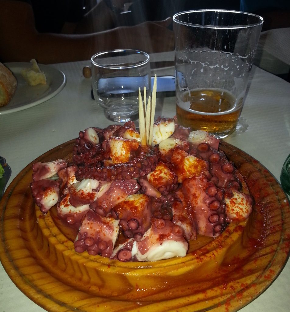 PULPO O CANDAL A FONSAGRADA RUTA EN MOTO POR GALICIA