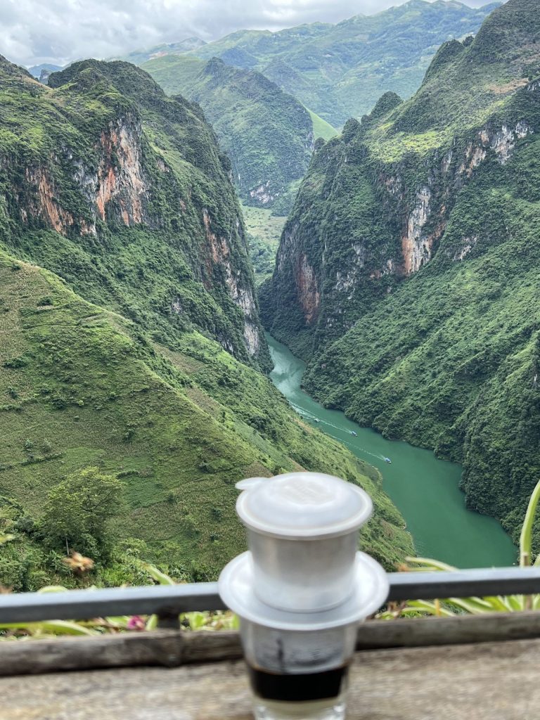 MA PI LENG LOOP DE HA GIANG NORTE VIETNAM EN MOTO