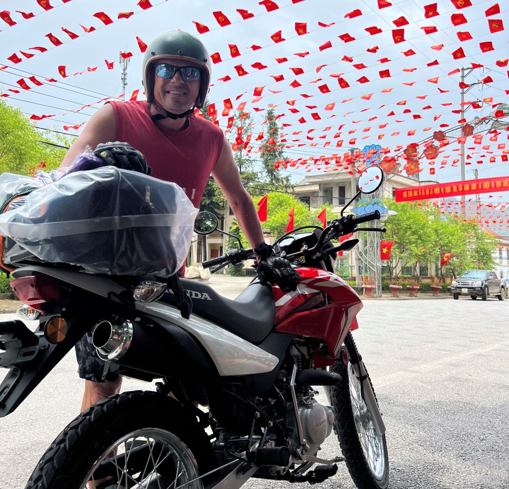 LOOP DE HA GIANG EN MOTO POR EL NORTE DE VIETNAM HONDA 150 XT