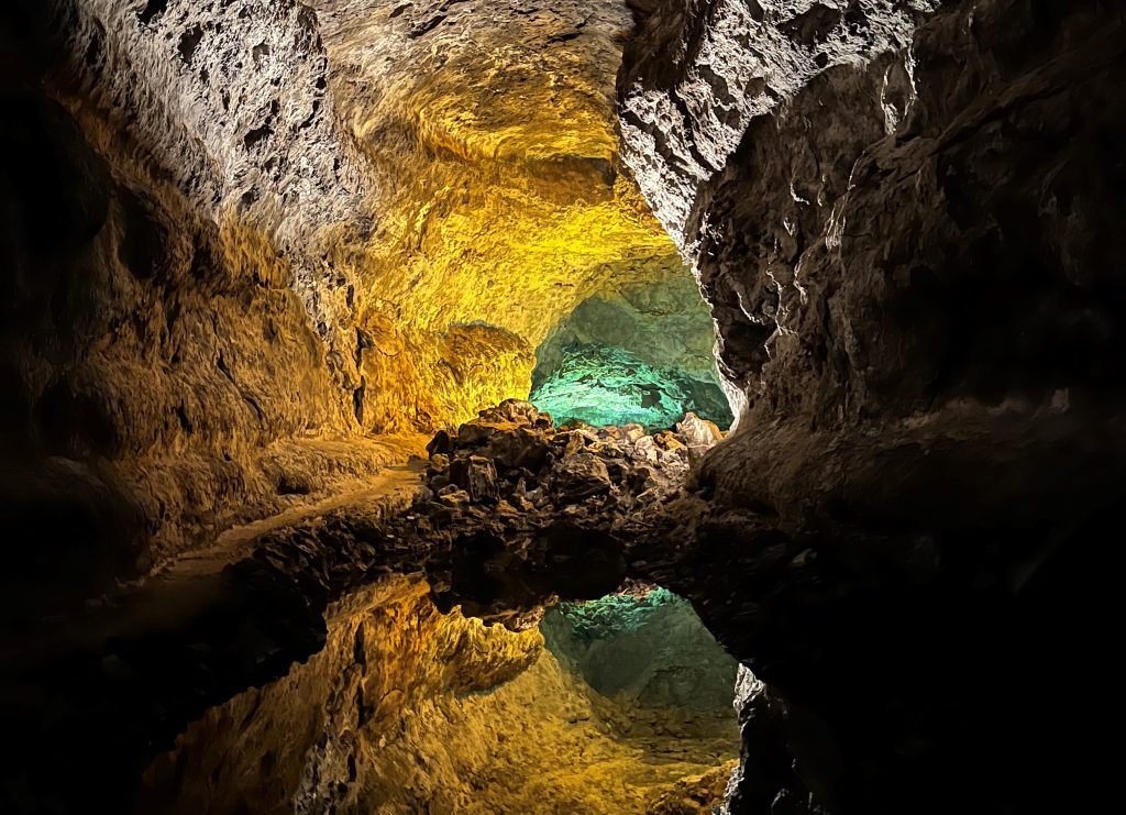 LA CUEVA DE LOS VERDES