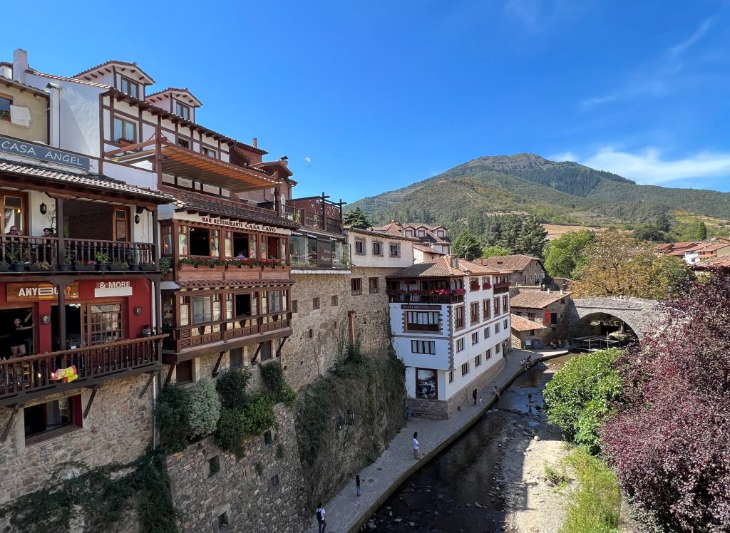 POTES ASTURIAS