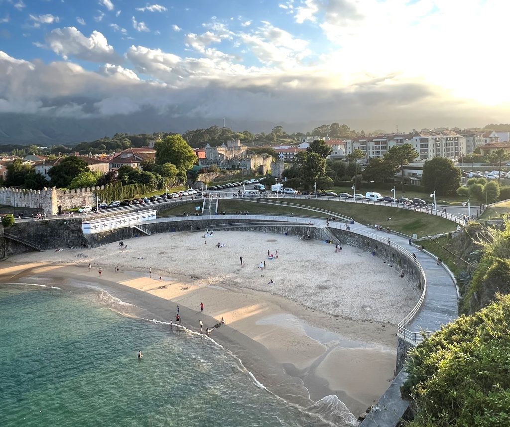 PLAYAS EN LLANES