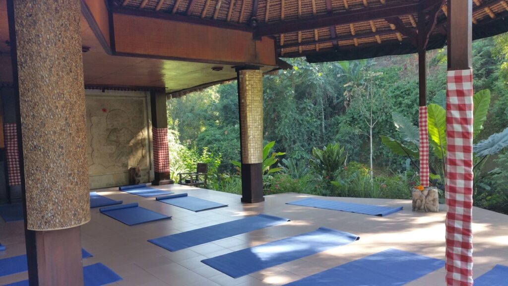 guia-de-viaje-por-bali-desde-mi-retina-meditacion-yoga-ubud-tjampuhan-hotel-spa