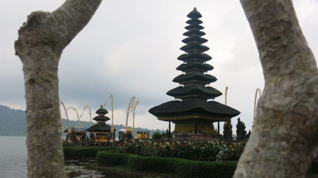 guia-de-viaje-por-bali-desde-mi-retina-templo-del-lago-pura-bratan (2)