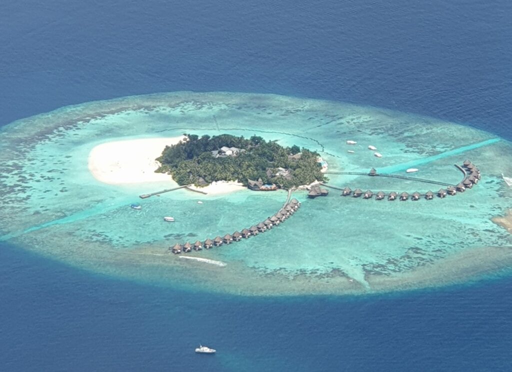 las-mejores-islas-de-maldivas-you-and-me-resort-hidroavion-vistas
