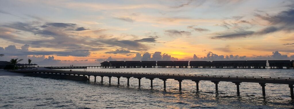 las-mejores-islas-de-maldivas-you-and-me-resort-sunset-puesta-de-sol