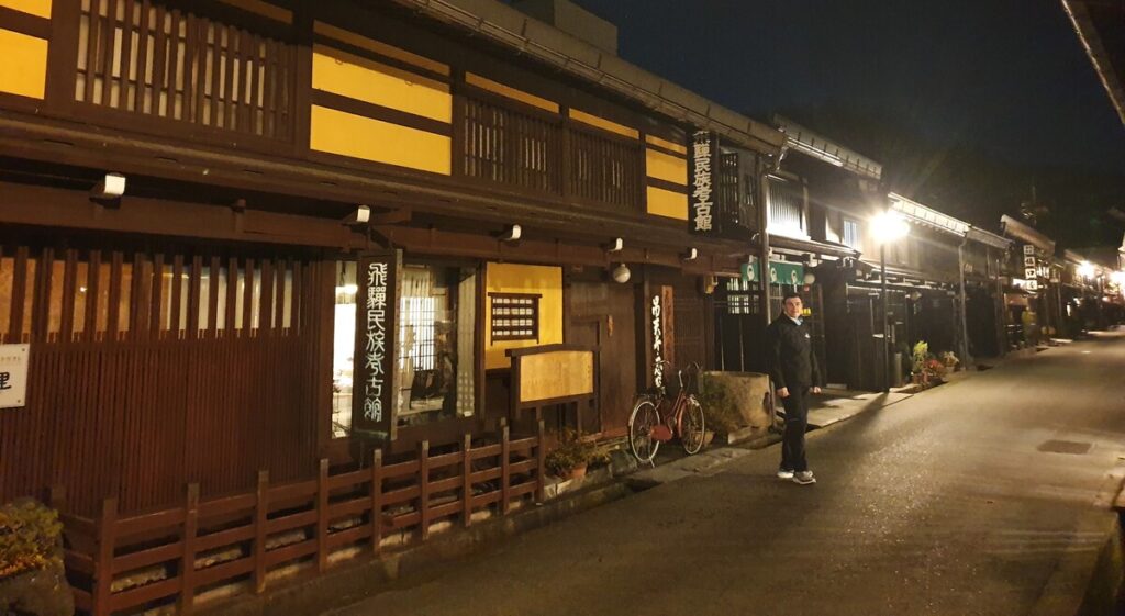 guia-de-viaje-por-japon-desde-mi-retina-calles-takayama-alpes-japoneses