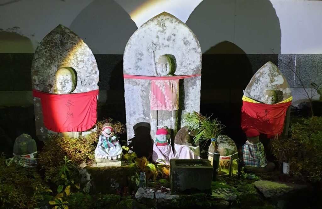 que-ver-y-hacer-en-koyasan-japon-desde-mi-retina-okunoin-cementery (2)