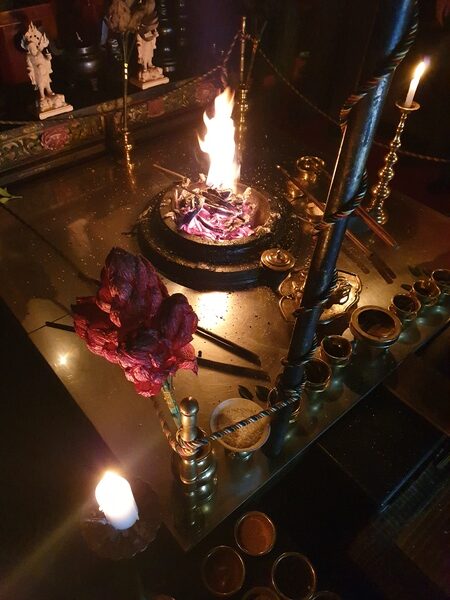 que-ver-y-hacer-en-koyasan-japon-desde-mi-retina-ritual-del-fuego-budismo